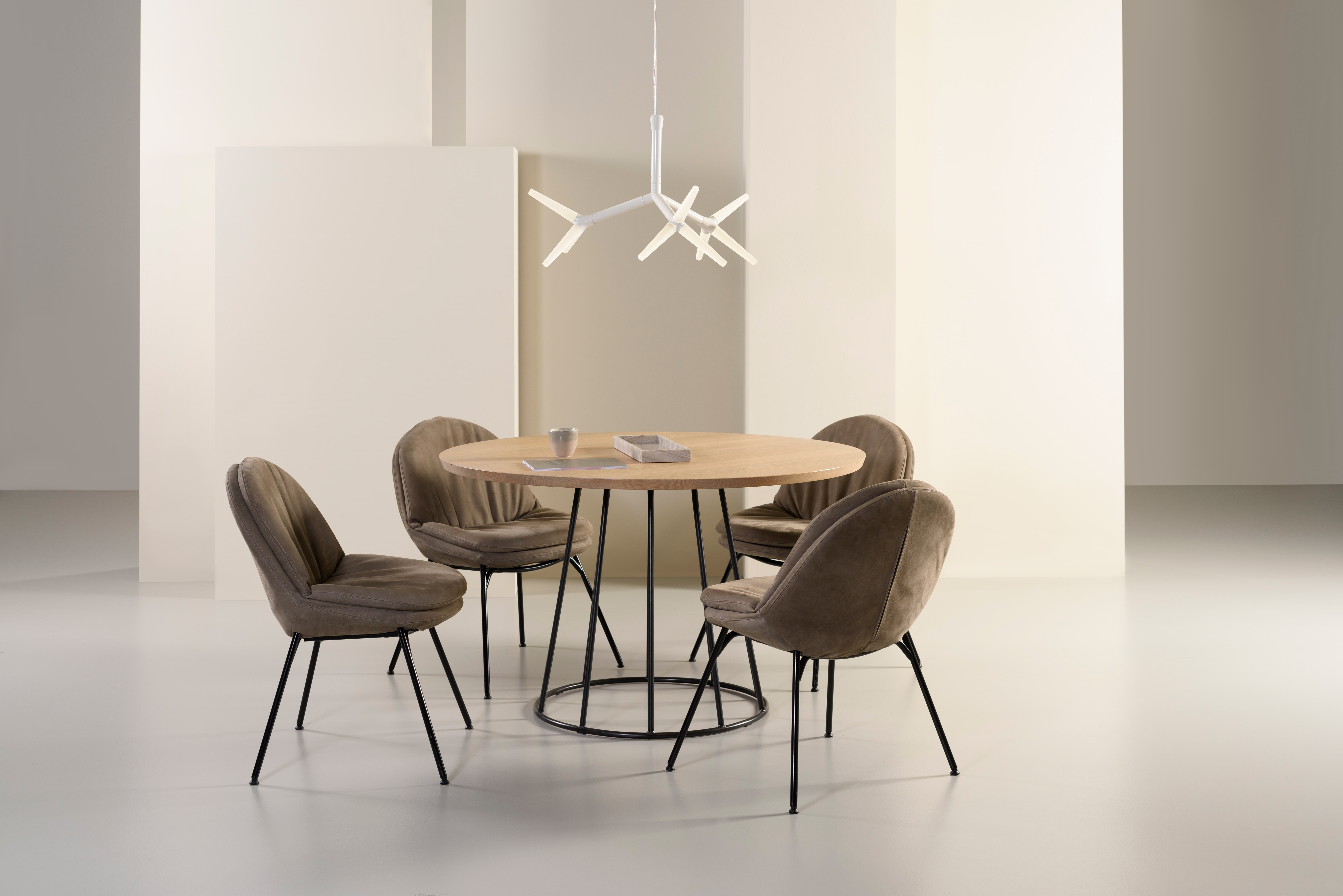 Curtis Chair Aurula Stone HR Bewerkt Min