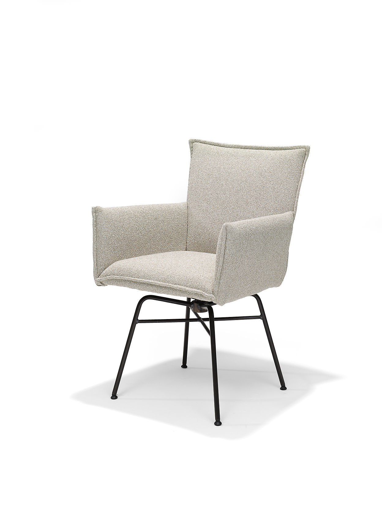 Sanne Swivel Chair With Arm Trier Sand Pers LR